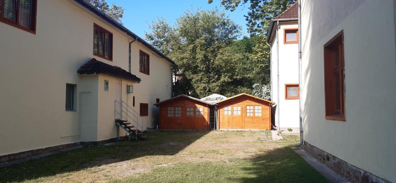 Aqua Hostel Шіофок Екстер'єр фото